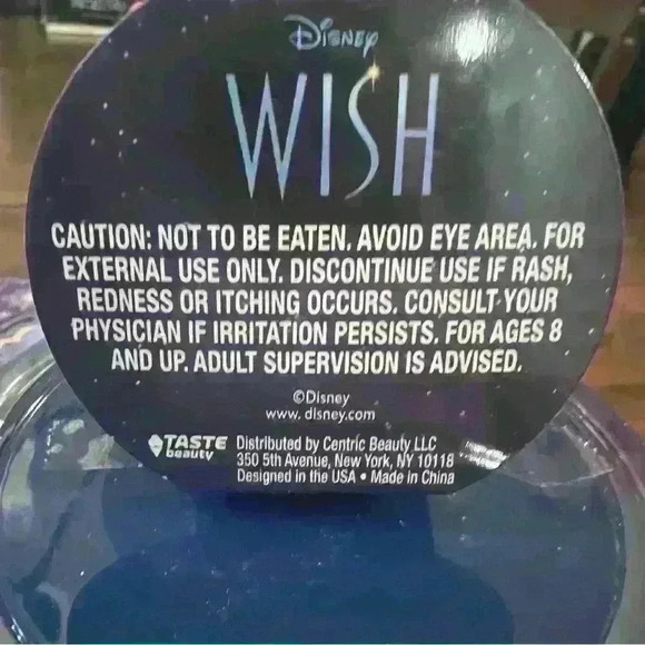 Disney Wish Beauty Set with Tumbler and Bath Set - Picture 4 of 5